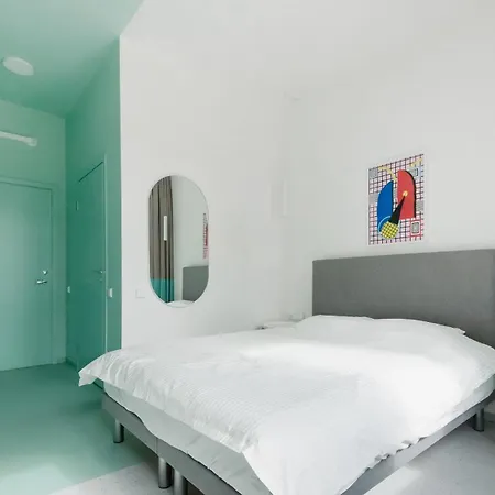 Avenue Apartment *